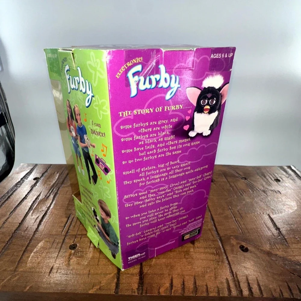 Vintage 1998 Furby Electronic Toy NIB – Gray & Pink w/ Black Dots Rare 70-800‎